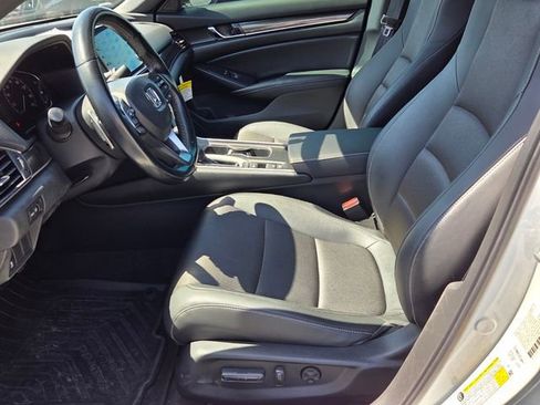Used 2022 Honda Accord Sport image 4