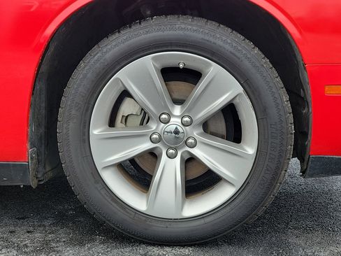 Used 2023 Dodge Challenger SXT image 5