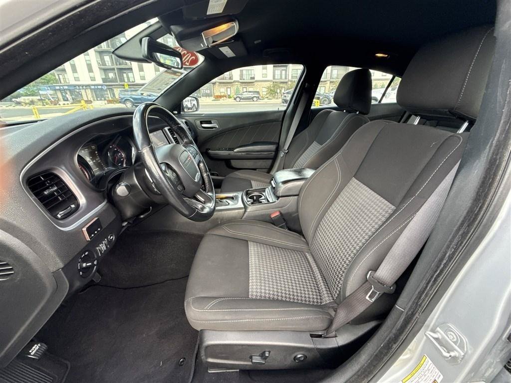 Used 2020 Dodge Charger SXT w/ Blacktop Package AWD/4WD image 23