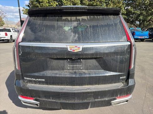 Used 2023 Cadillac Escalade ESV Premium Luxury image 4