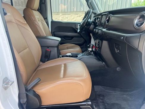 Used 2020 Jeep Wrangler Unlimited Rubicon w/ Dual Top Group AWD/4WD image 11