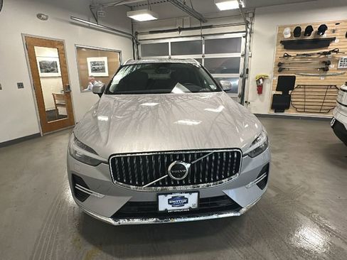 Certified 2023 Volvo XC60 B5 Plus image 1