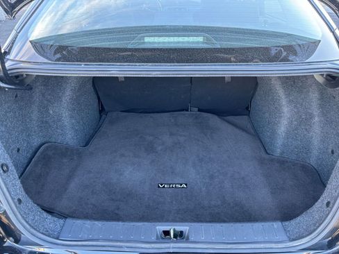 Used 2025 Nissan Versa SV w/ Trunk Package image 29