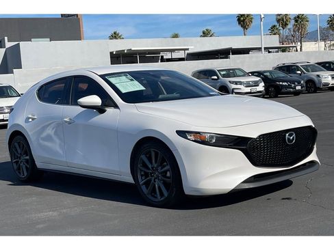 Used 2020 MAZDA MAZDA3 Hatchback w/ Preferred Package image 9