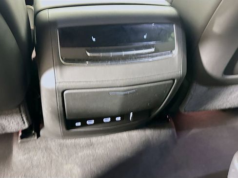 Used 2021 Cadillac Escalade ESV Premium Luxury image 31