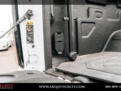 Used 2025 GMC Sierra 2500 AT4X image 46