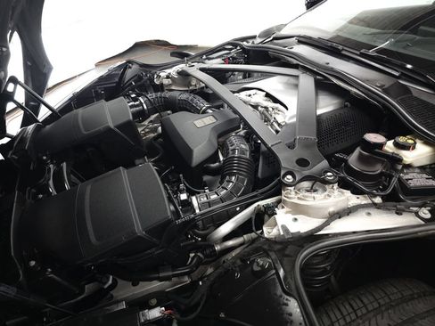 Used 2019 Aston Martin DB11 Coupe RWD image 31