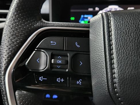 Used 2023 Toyota Tundra Platinum image 27