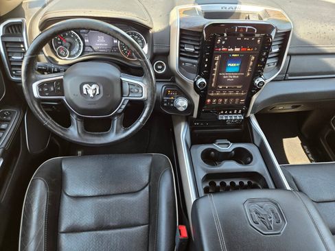 Used 2019 RAM 1500 Laramie AWD/4WD image 11