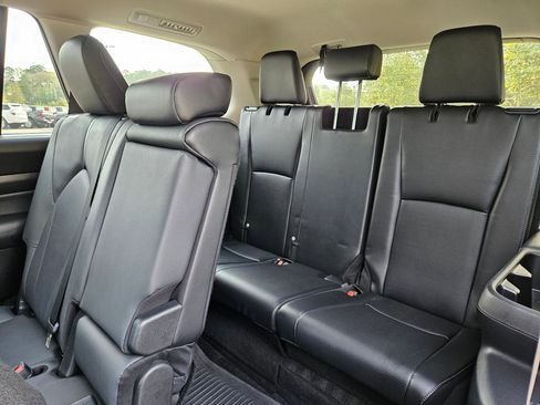 Used 2024 Toyota Grand Highlander Limited image 37