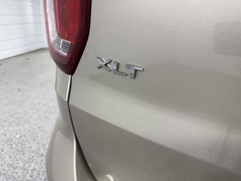 Used 2017 Ford Explorer XLT w/ Equipment Group 202A image 8
