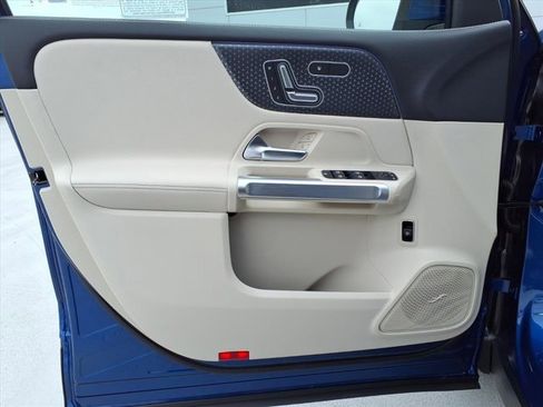 New 2026 Mercedes-Benz GLB 250 image 11