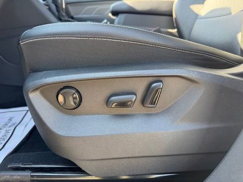 Used 2023 Volkswagen Atlas SE image 11