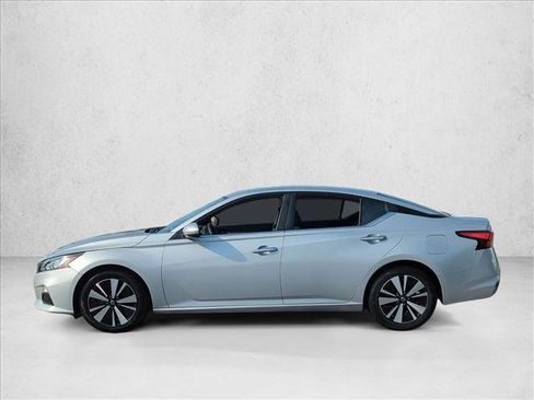 Used 2022 Nissan Altima 2.5 SV image 8