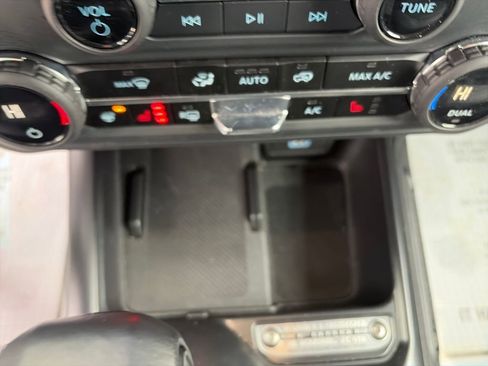 Used 2025 Ford Bronco Outer Banks image 26