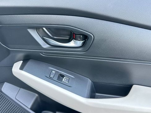 Certified 2025 Honda Accord LX image 19