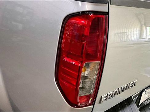 Used 2011 Nissan Frontier S RWD image 9