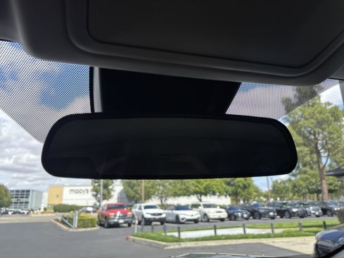 Used 2019 Toyota RAV4 LE w/ Carpet Mat Package FWD image 26