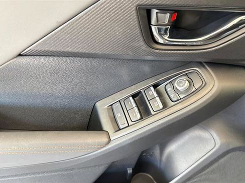 Certified 2025 Subaru Crosstrek 2.5i Limited w/ Popular Package #4A image 10