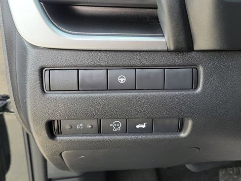 Used 2025 Nissan Rogue SV AWD/4WD image 30