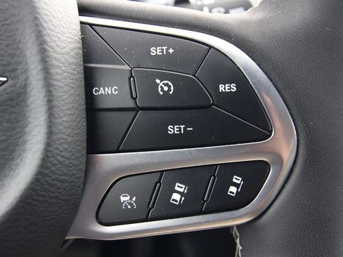 Used 2026 Chrysler Pacifica Select AWD/4WD image 21