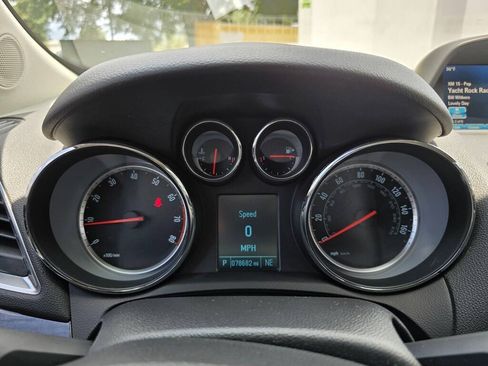 Used 2015 Buick Encore FWD image 15
