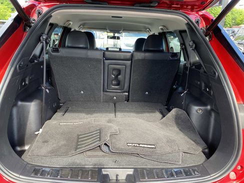 Used 2022 Mitsubishi Outlander SE AWD/4WD image 6