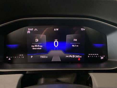 Used 2025 Volkswagen Jetta SE FWD image 16