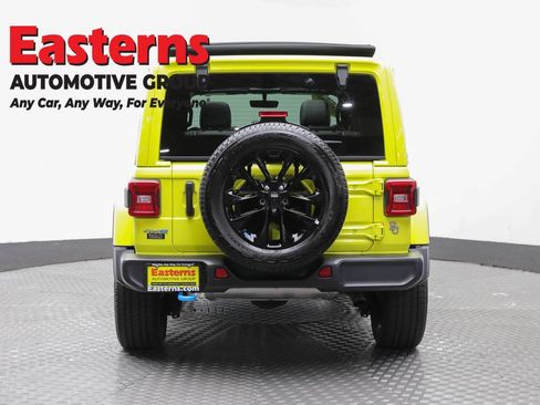 Used 2022 Jeep Wrangler Unlimited Sahara w/ Cold Weather Group AWD/4WD image 6