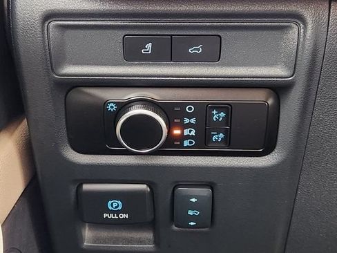 Used 2024 Ford Expedition XLT RWD image 19