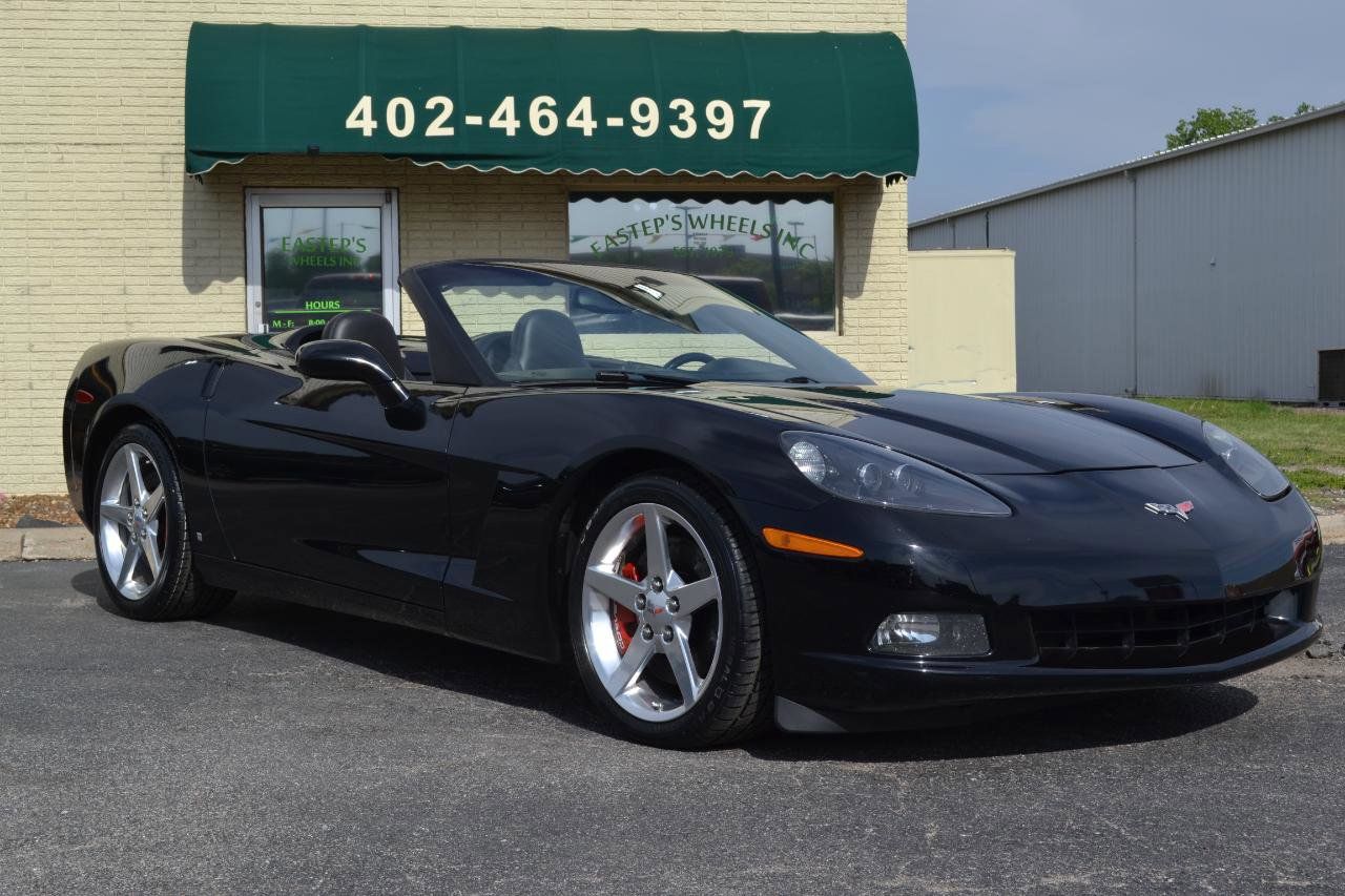 Used 2006 Chevrolet Corvette Convertible w/ Preferred Equipment Group RWD image 11