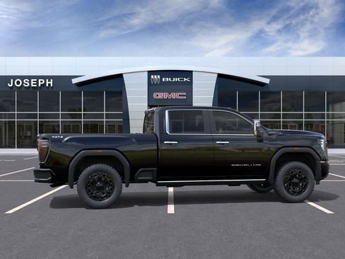 New 2026 GMC Sierra 3500 Denali Ultimate w/ LPO, Black Badging Package image 29