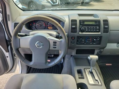Used 2006 Nissan Frontier XE w/ (G01) XE Preferred Pkg RWD image 12