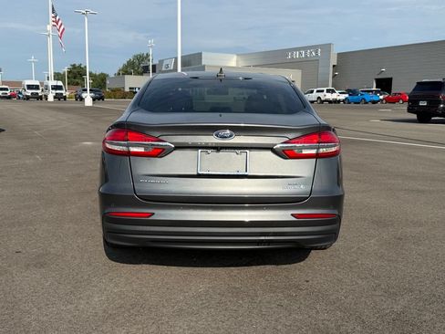 Used 2019 Ford Fusion SE FWD image 6