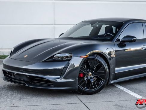 Used 2021 Porsche Taycan 4S w/ Premium Package image 38