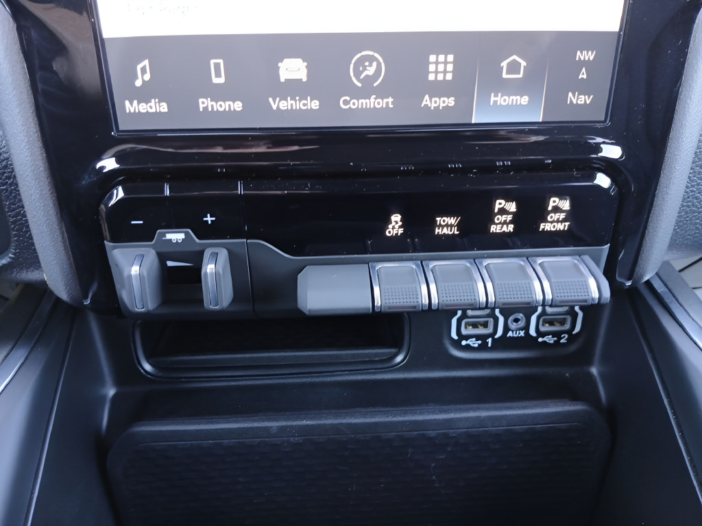 Used 2024 RAM 1500 Big Horn AWD/4WD image 17