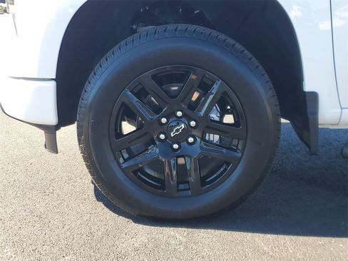 Certified 2024 Chevrolet Silverado 1500 Custom image 33
