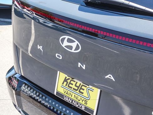 Certified 2024 Hyundai Kona Limited FWD image 9