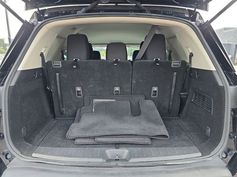 Used 2024 Nissan Pathfinder SV FWD image 14