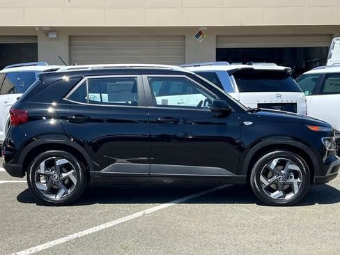 New 2026 Hyundai Venue SEL FWD image 5
