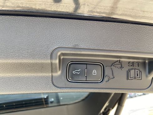 Used 2022 Ford Explorer Limited w/ Equipment Group 301A RWD image 51