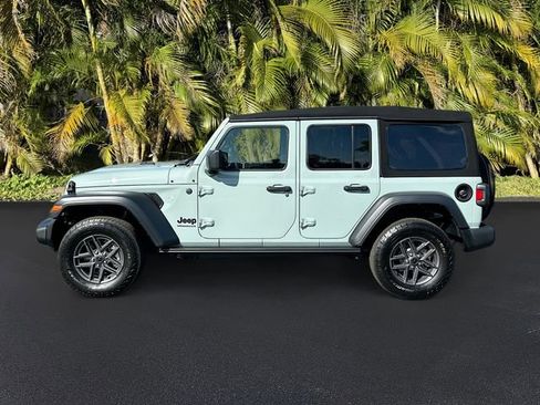 Used 2024 Jeep Wrangler Sport S image 8