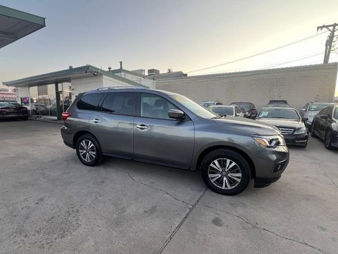 Used 2017 Nissan Pathfinder S AWD/4WD image 22