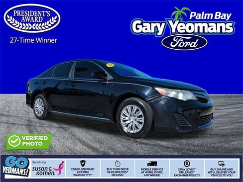 Used 2014 Toyota Camry LE image 1