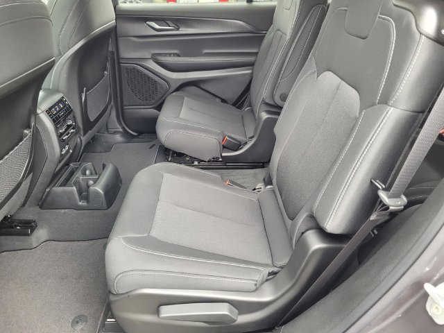New 2026 Jeep Grand Cherokee L 2WD image 23