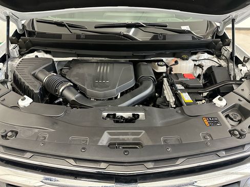 Used 2024 Chevrolet Traverse LT image 36