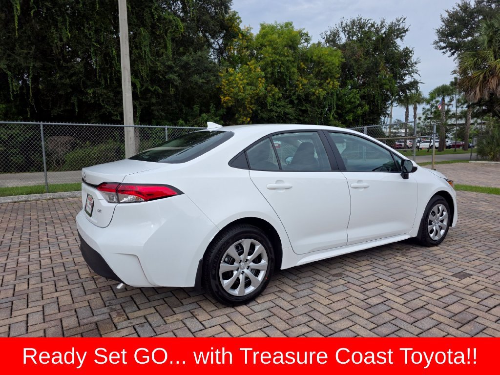 Used 2026 Toyota Corolla LE FWD image 12