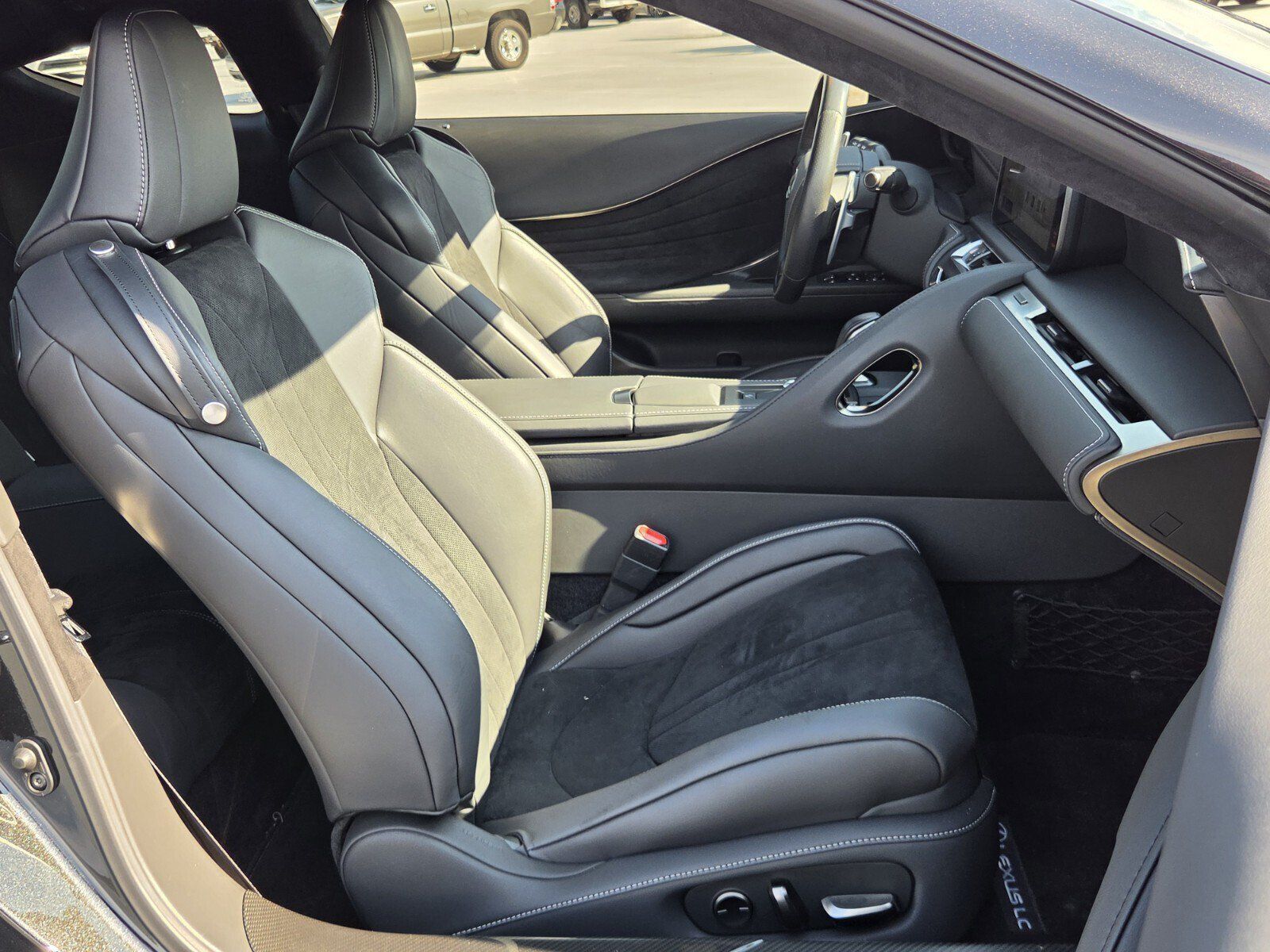 Used 2024 Lexus LC 500 Coupe w/ Dynamic Handling Package RWD image 18