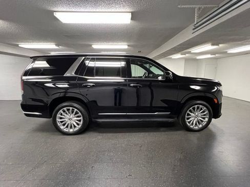 Used 2024 Cadillac Escalade Premium Luxury AWD/4WD image 6