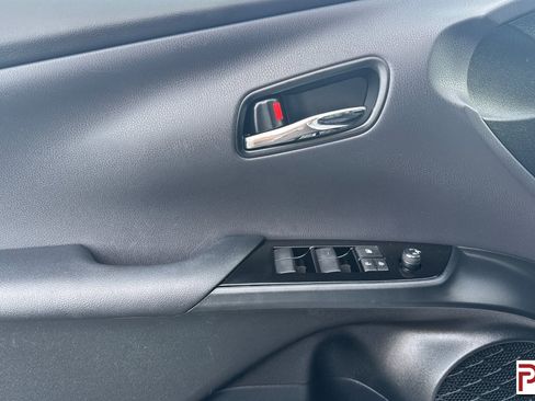 Used 2021 Toyota Prius Prime XLE FWD image 11